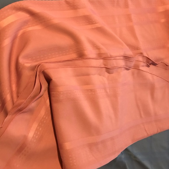 Tablecloth - Picture 1 of 2